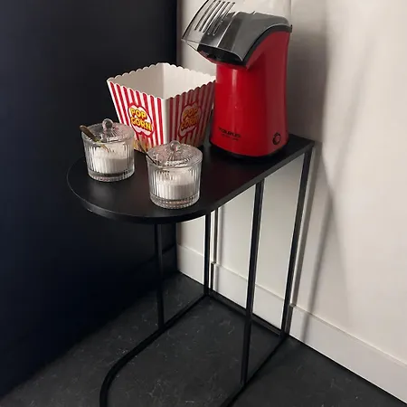 Nid D Romantique Avec Jacuzzi Et Salle De Cinema *