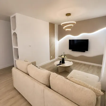 Nid D Romantique Avec Jacuzzi Et Salle De Cinema